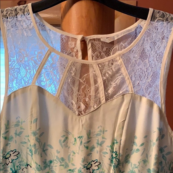 Lauren Conrad dress - Picture 4 of 4